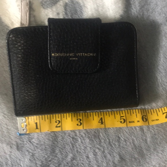 Adrienne Vittadini wallet - Picture 5 of 5